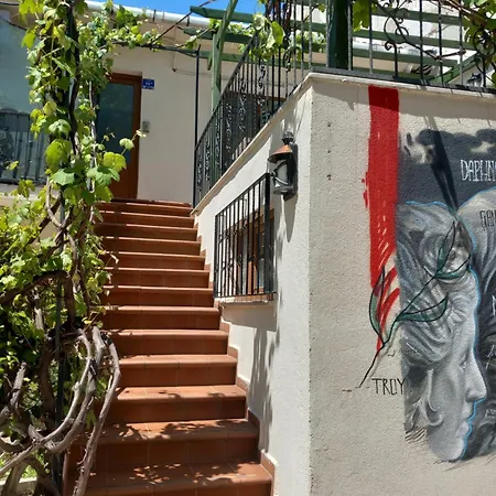 Daffne Отель 2*