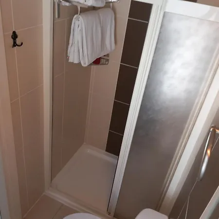 Ξενοδοχείο Daffne 2*